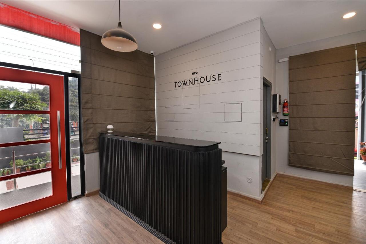 Townhouse Function Inn Near Chaudhary Charan Singh International Airport Lucknow Exterior photo