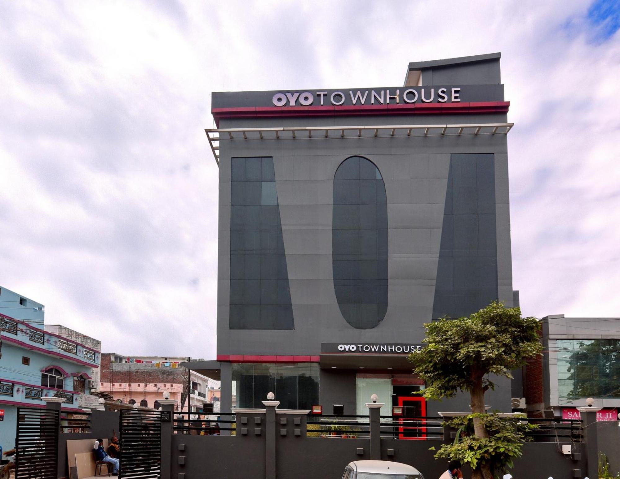 Townhouse Function Inn Near Chaudhary Charan Singh International Airport Lucknow Exterior photo